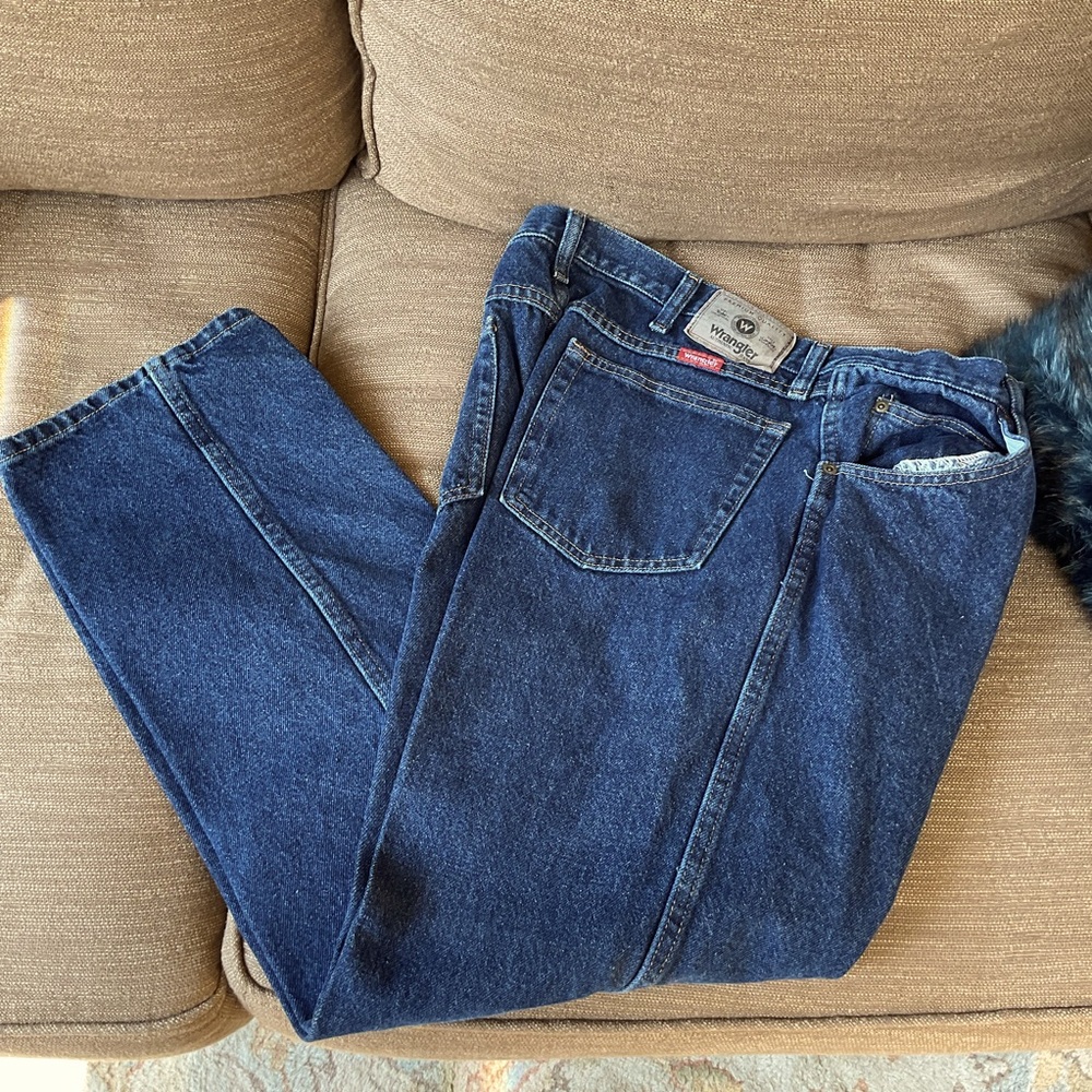 Wrangler men’s dark wash blue jeans. NWOT